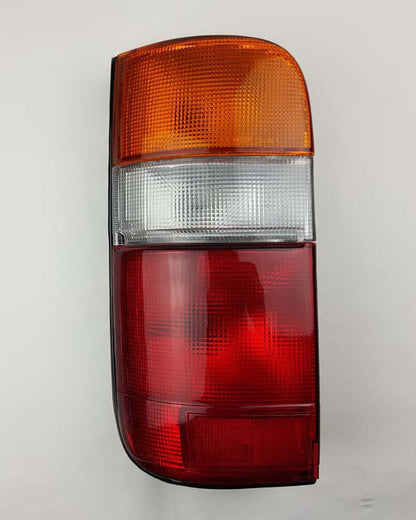 Front bumper turn signal light pair LH RH for 1979–1981 Toyota Hilux RN30 / RN40 Pickup OEM 81520-39315 81510-39315