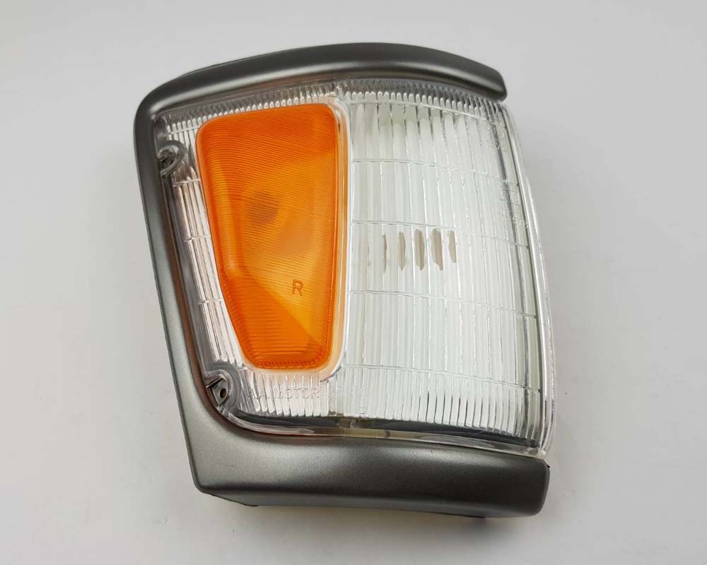 Front & Turn Signal Light - LN106 - Grey - RH for 1992–1996 Toyota Hilux 4WD; commonly used on LN106 / LN107 / LN111 and related applications – OEM 81610-35060