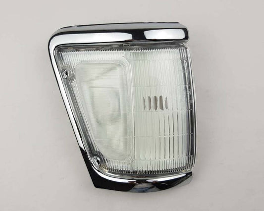 Front bumper turn signal light pair LH RH for 1979–1981 Toyota Hilux RN30 / RN40 Pickup OEM 81520-39315 81510-39315