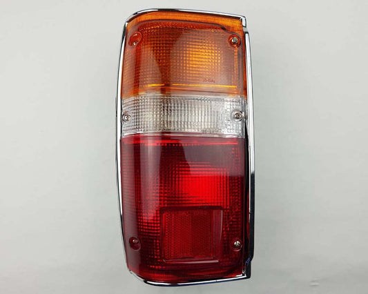 Front bumper turn signal light pair LH RH for 1979–1981 Toyota Hilux RN30 / RN40 Pickup OEM 81520-39315 81510-39315