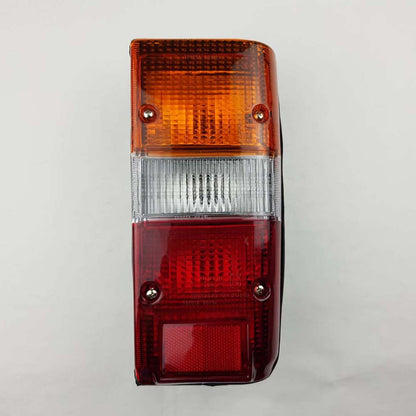Front bumper turn signal light pair LH RH for 1979–1981 Toyota Hilux RN30 / RN40 Pickup OEM 81520-39315 81510-39315