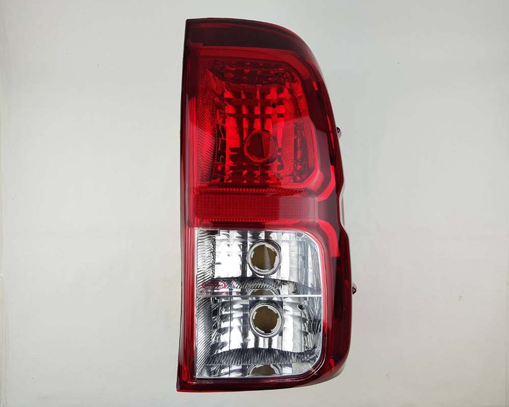 Front bumper turn signal light pair LH RH for 1979–1981 Toyota Hilux RN30 / RN40 Pickup OEM 81520-39315 81510-39315