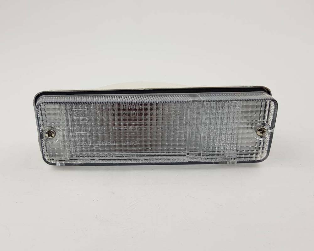 Front Bumper Turn Signal Light Left Hand (LH) for 1979–1981 Toyota Hilux RN30 / RN40 Pickup OEM 81520-39315