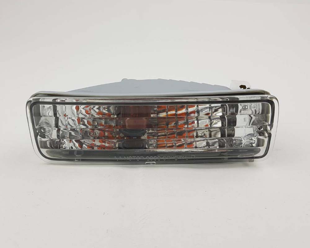 Front Bumper Turn Signal Light Left Hand (LH) for 1979–1981 Toyota Hilux RN30 / RN40 Pickup OEM 81520-39315