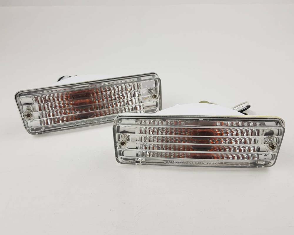 Front Bumper Turn Signal Light Left Hand (LH) for 1979–1981 Toyota Hilux RN30 / RN40 Pickup OEM 81520-39315