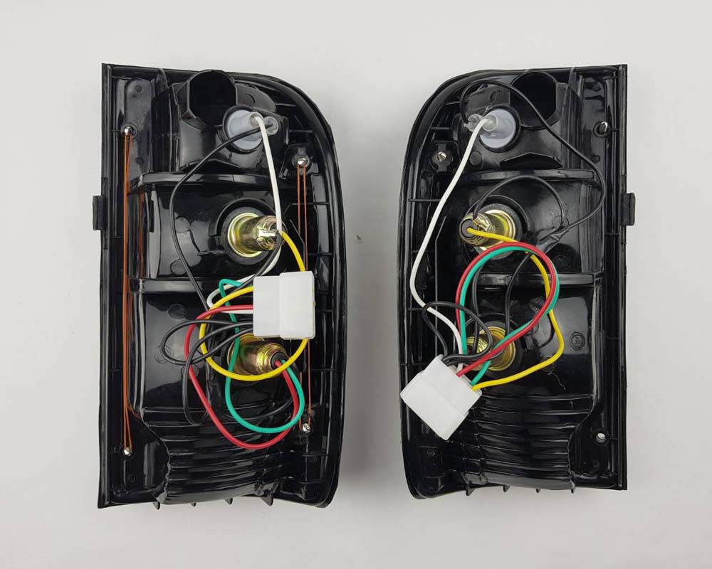Rear Combination Light - LN166 D4D - Clear Lens - LH-RH for Toyota Hilux – OEM LH 81560-04080 / RH 81550-04080